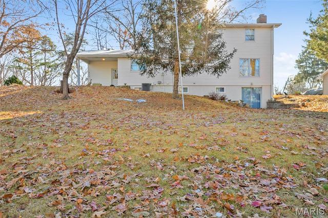 7761 Becker Road, St Louis, MO 63129