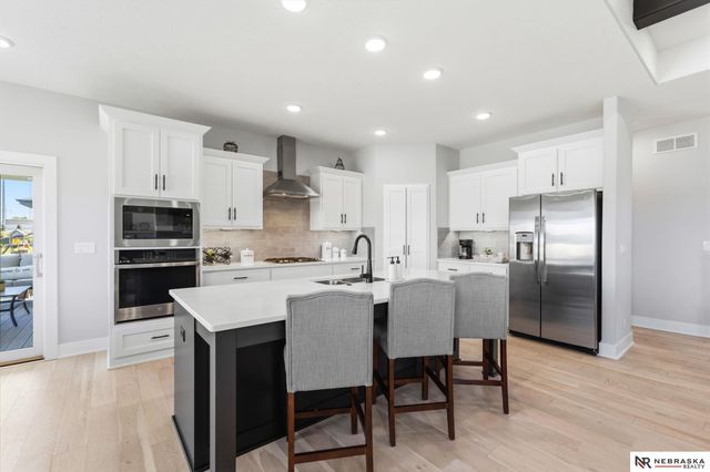 5425 N 206th Street, Elkhorn, NE 68022