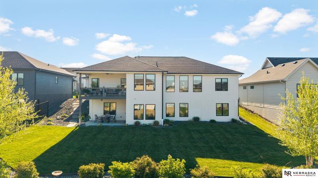 5425 N 206th Street, Elkhorn, NE 68022