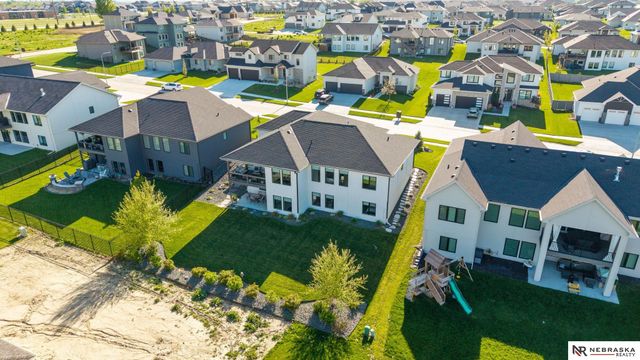 5425 N 206th Street, Elkhorn, NE 68022