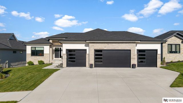 5425 N 206th Street, Elkhorn, NE 68022