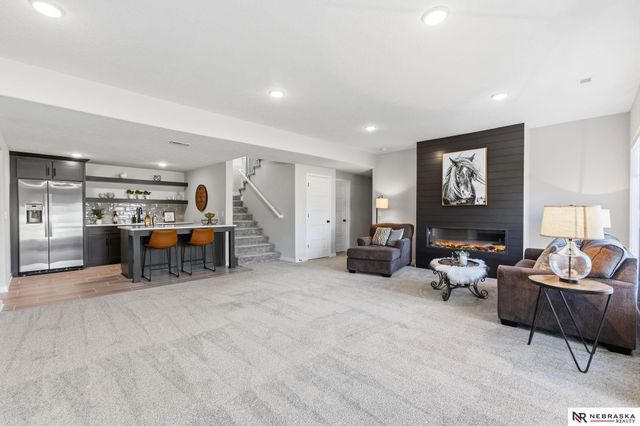 5425 N 206th Street, Elkhorn, NE 68022