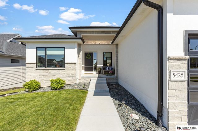 5425 N 206th Street, Elkhorn, NE 68022