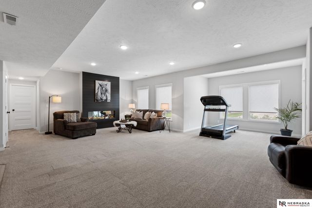 5425 N 206th Street, Elkhorn, NE 68022