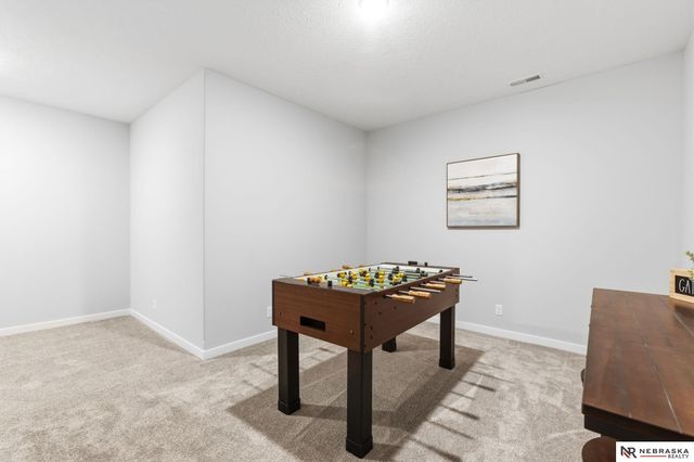 5425 N 206th Street, Elkhorn, NE 68022