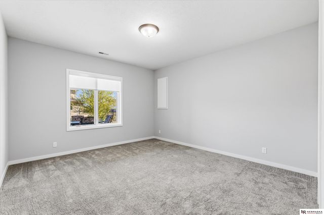 5425 N 206th Street, Elkhorn, NE 68022