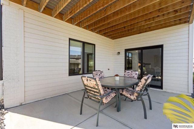 5425 N 206th Street, Elkhorn, NE 68022
