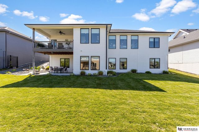 5425 N 206th Street, Elkhorn, NE 68022
