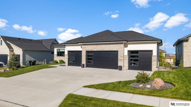 5425 N 206th Street, Elkhorn, NE 68022