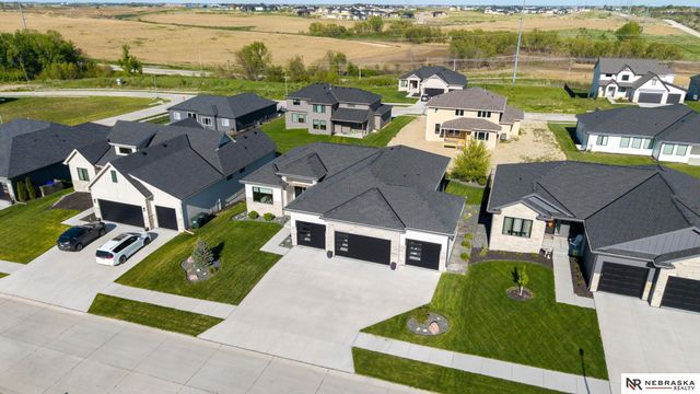 5425 N 206th Street, Elkhorn, NE 68022