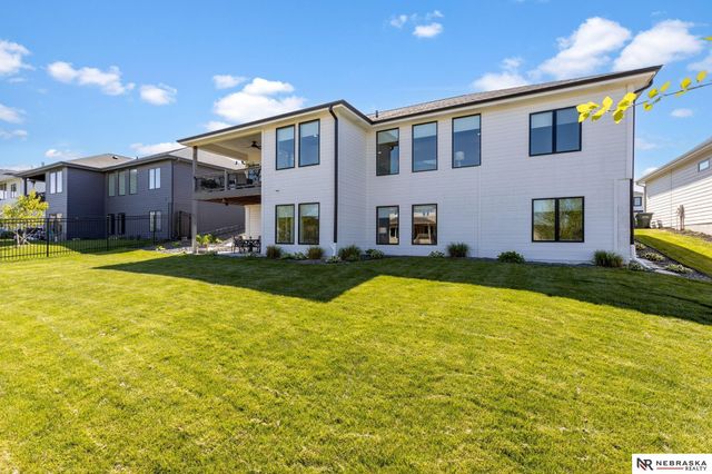 5425 N 206th Street, Elkhorn, NE 68022