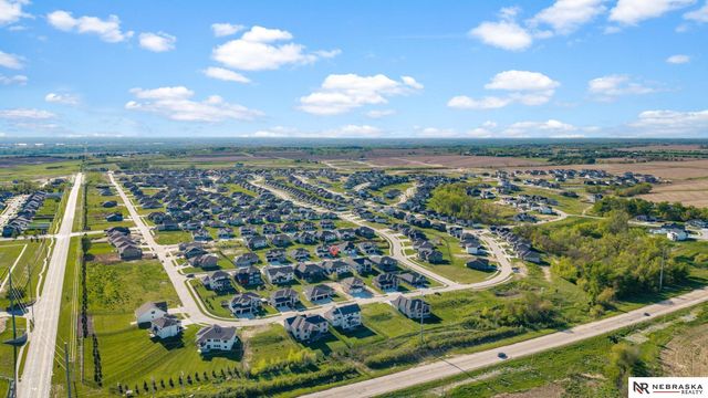 5425 N 206th Street, Elkhorn, NE 68022