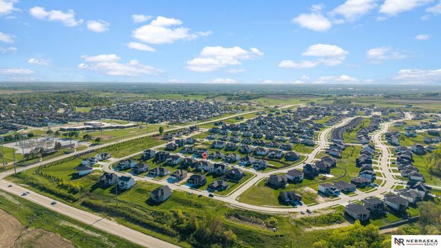 5425 N 206th Street, Elkhorn, NE 68022
