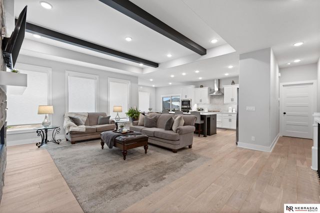 5425 N 206th Street, Elkhorn, NE 68022