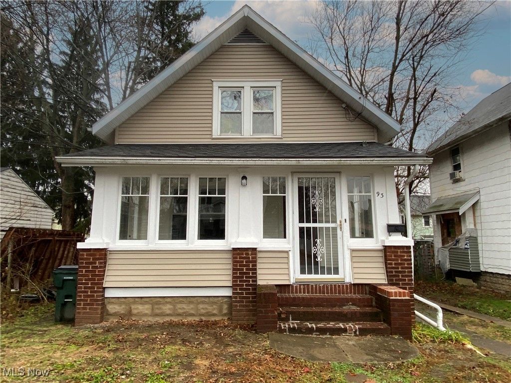 93 NW 22nd Street NW, Barberton, OH 44203