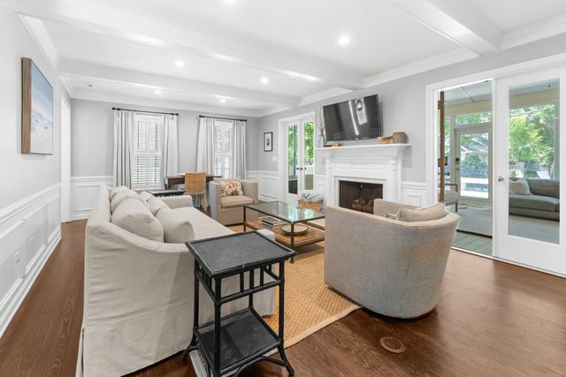 1043 Loyalist Lane, Mount Pleasant, SC 29464