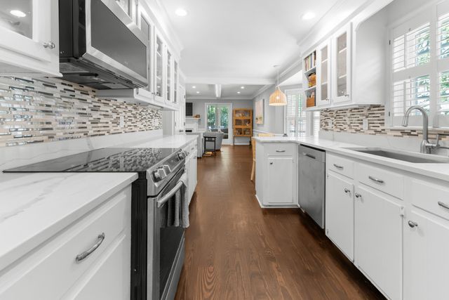 1043 Loyalist Lane, Mount Pleasant, SC 29464