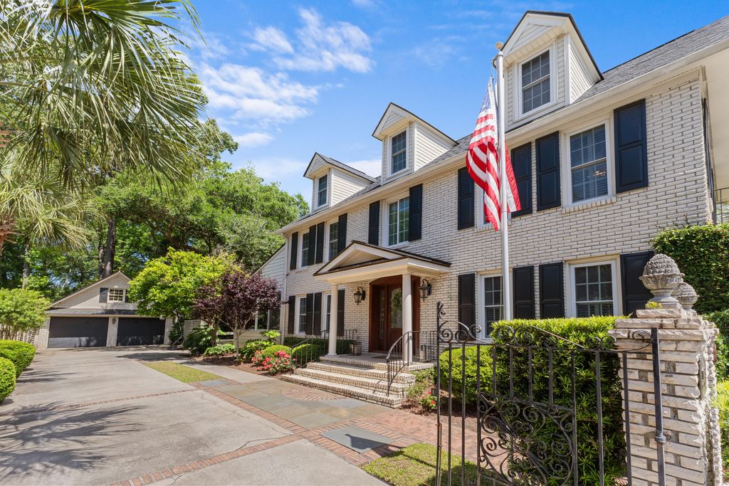 1043 Loyalist Lane, Mount Pleasant, SC 29464