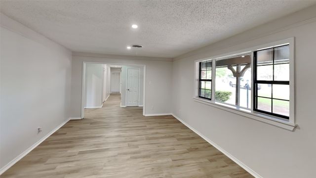 5828 Cynthia Circle, North Richland Hills, TX 76117