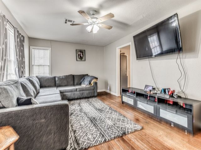 518 E Lockheed Drive, Midwest City, OK 73110