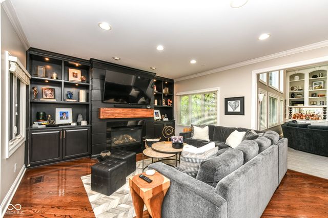 10815 Diamond Drive, Carmel, IN 46032