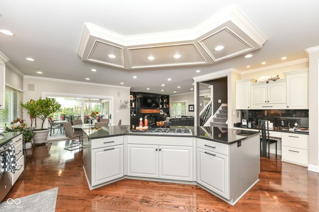 10815 Diamond Drive, Carmel, IN 46032