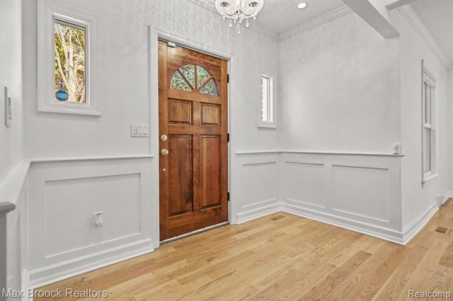 2120 Buckingham Avenue, Birmingham, MI 48009