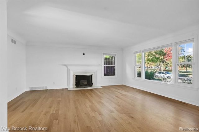 2120 Buckingham Avenue, Birmingham, MI 48009