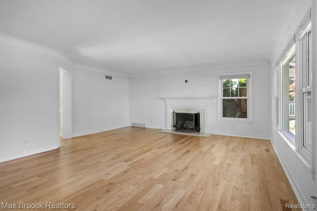 2120 Buckingham Avenue, Birmingham, MI 48009