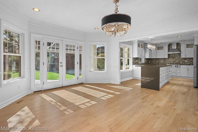 2120 Buckingham Avenue, Birmingham, MI 48009