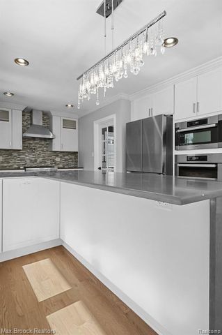 2120 Buckingham Avenue, Birmingham, MI 48009