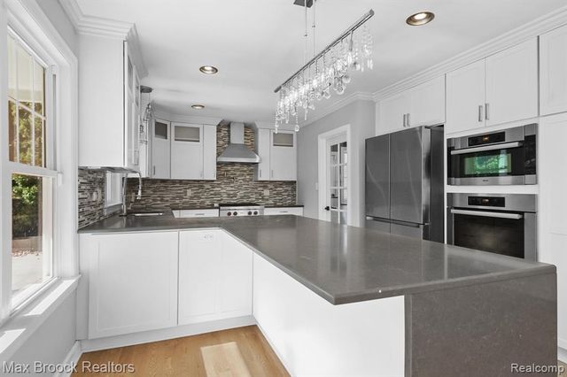 2120 Buckingham Avenue, Birmingham, MI 48009