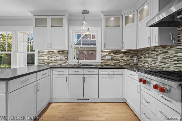 2120 Buckingham Avenue, Birmingham, MI 48009