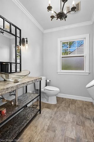 2120 Buckingham Avenue, Birmingham, MI 48009