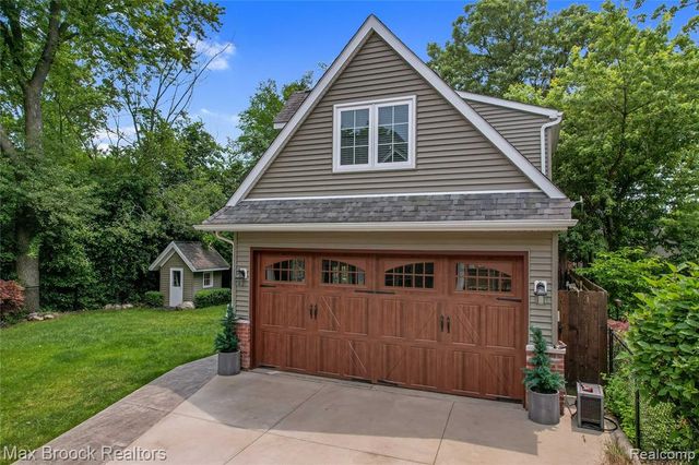 2120 Buckingham Avenue, Birmingham, MI 48009