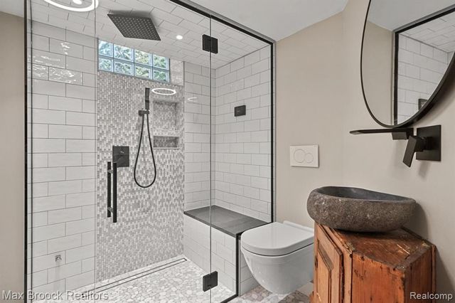 2120 Buckingham Avenue, Birmingham, MI 48009