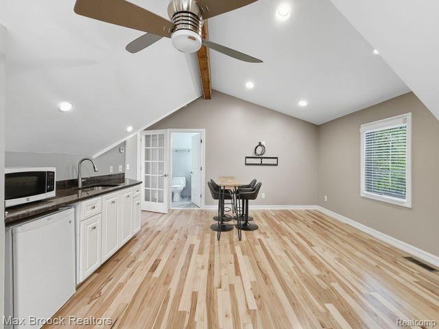 2120 Buckingham Avenue, Birmingham, MI 48009