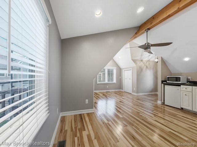 2120 Buckingham Avenue, Birmingham, MI 48009