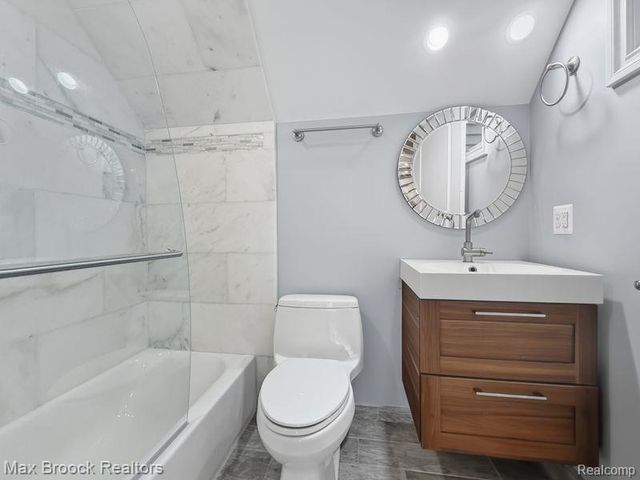 2120 Buckingham Avenue, Birmingham, MI 48009