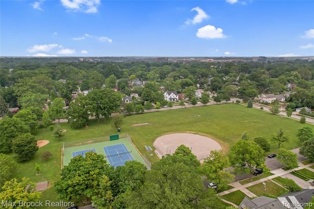 2120 Buckingham Avenue, Birmingham, MI 48009