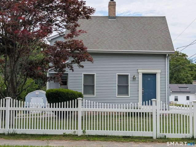 10 Shore Road, Waterford, CT 06385
