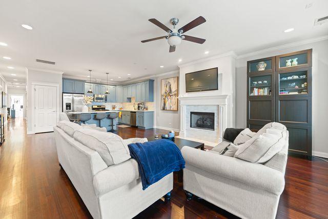 3056 N Clybourn Avenue 1N, Chicago, IL 60618