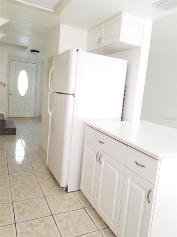 5134 TENNIS COURT CIRCLE, Tampa, FL 33617