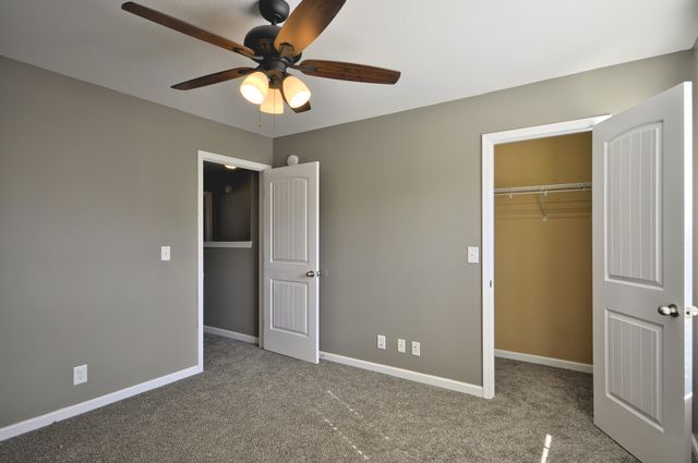 325 SAM HOUSTON CIRCLE, Clarksville, TN 37040