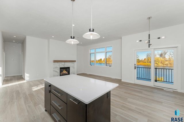 8600 W Shoreline Pl Place, Sioux Falls, SD 57107