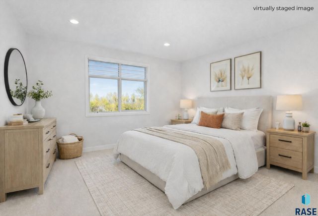 8600 W Shoreline Pl Place, Sioux Falls, SD 57107