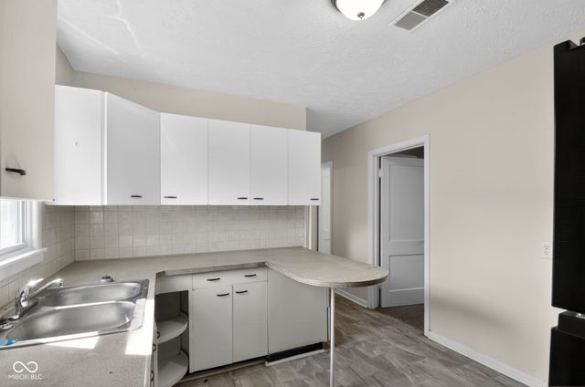 15 Myron Avenue, Indianapolis, IN 46241