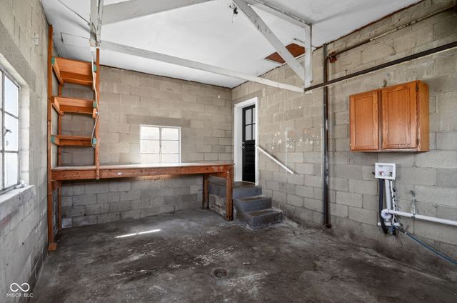 15 Myron Avenue, Indianapolis, IN 46241