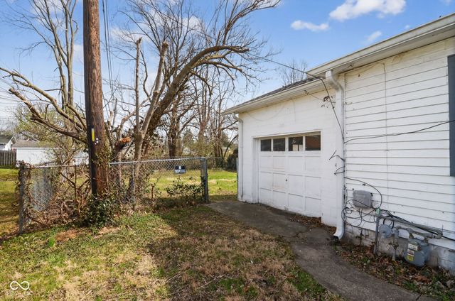 15 Myron Avenue, Indianapolis, IN 46241