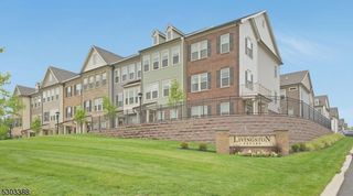 32 Gala Ct, Livingston Twp., NJ 07039